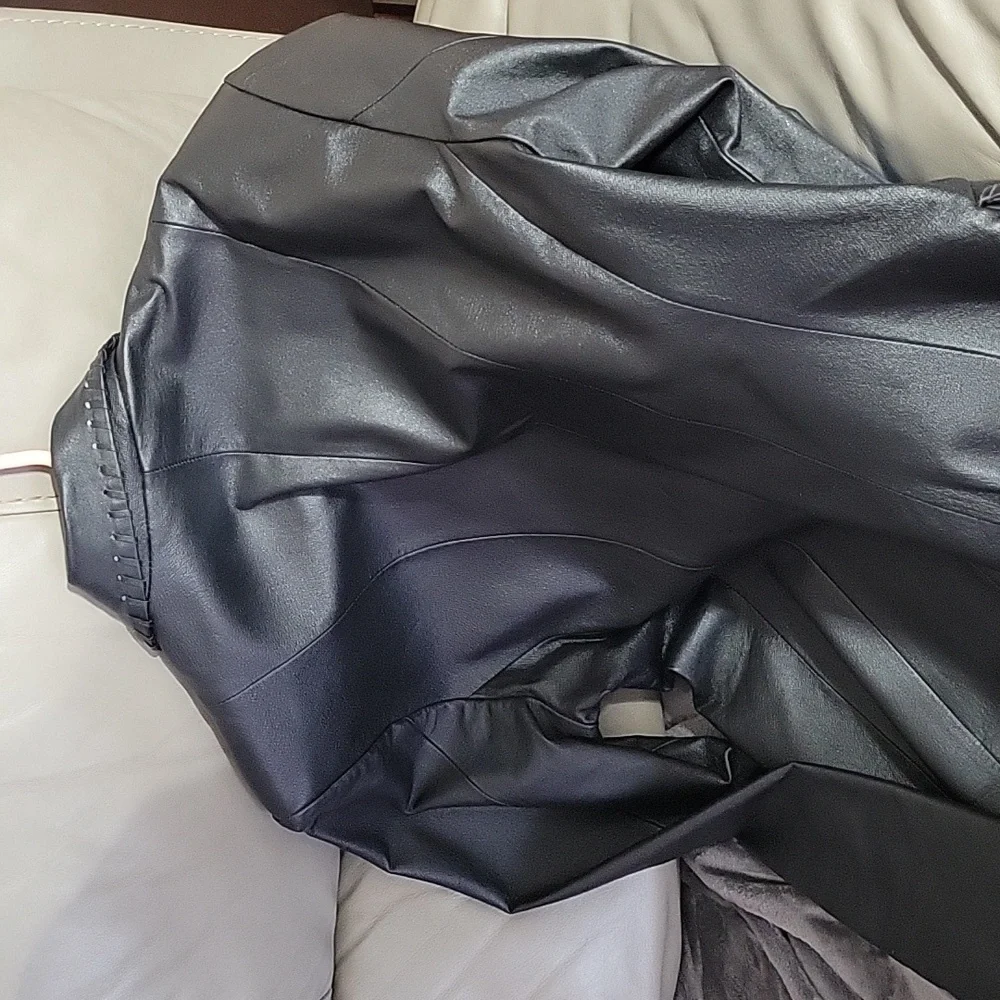 Newport News womens leather jacket. Never worn, in amazing shape! Black in color - Picture 6 of 7